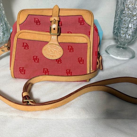 Red & Tan Dooney & Bourke Signature Canvas Vachetta Leather Crossbody bag - Picture 11 of 12